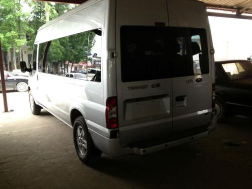 【武汉】2011年5月 福特新时代全顺15座豪华版 银灰 手动挡