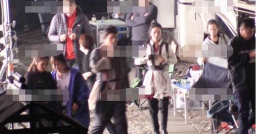 原创赵丽颖产后腰部纤细,与王一博拍新剧,两人碰面毫无交流像陌生人