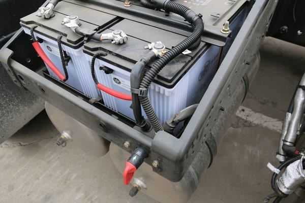 汽车电瓶正负怎么搭电 车子搭电正负极怎么接