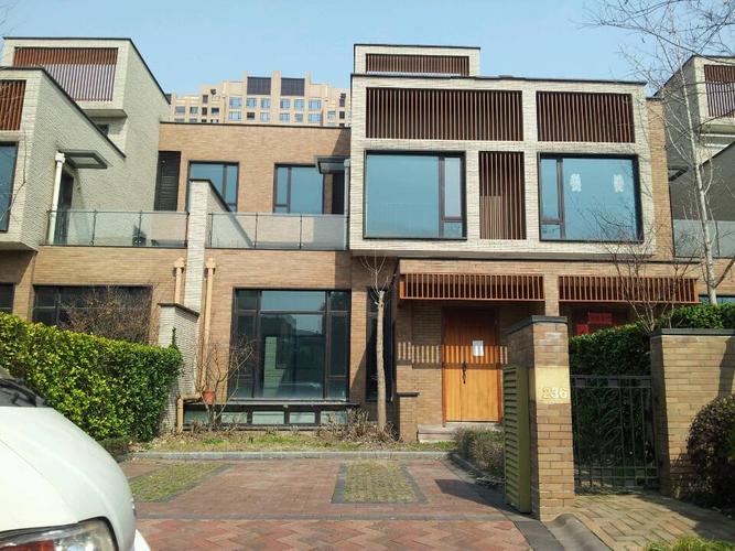 嘉定区南翔镇芳林路819弄236号1-3层