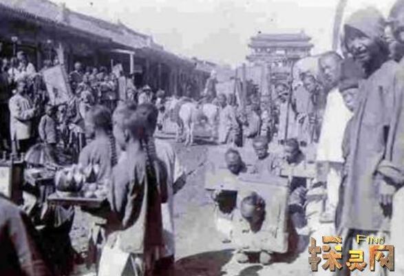 北京菜市口刑场灵异事件,被砍头尸体半夜偷针线自缝头颅(2)