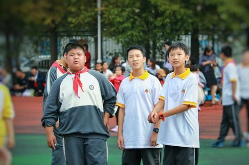 扬州市梅岭中学2018阳光体育运动会初一(10)班掠影