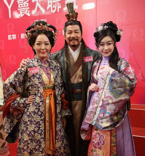 三位老戏骨(同时也是演技派了)郑子诚,郭少芸与张慧仪定妆合照