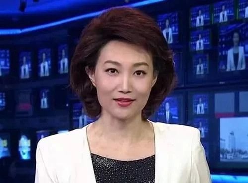 对此,大家对于美女央视主持人李梓萌是如何去看待的呢?