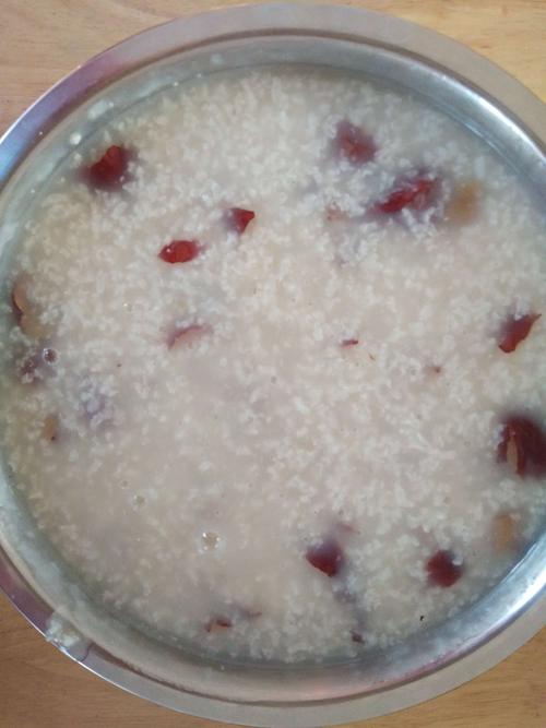 早餐:大米红枣粥