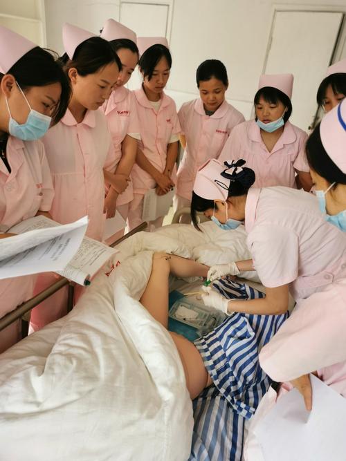 国泰阳光·颐养院6月份护士实操培训(留置导尿管操作)