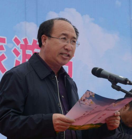 敖汉旗举办2019杏花旅游节暨"奔跑敖汉"全民健身跑,"踏青圆梦"摄影