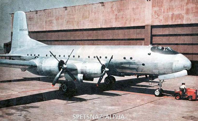 道格拉斯c-74"环球霸王"运输机 最早的环球霸王