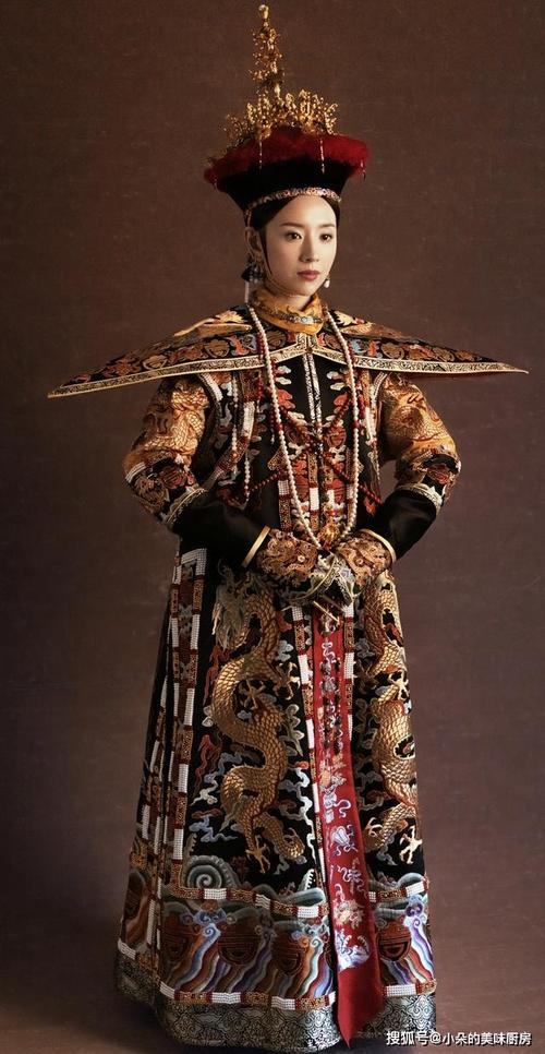 原创清朝皇后装扮景甜美艳孙俪霸气秦岚温婉都不敌她气场强大