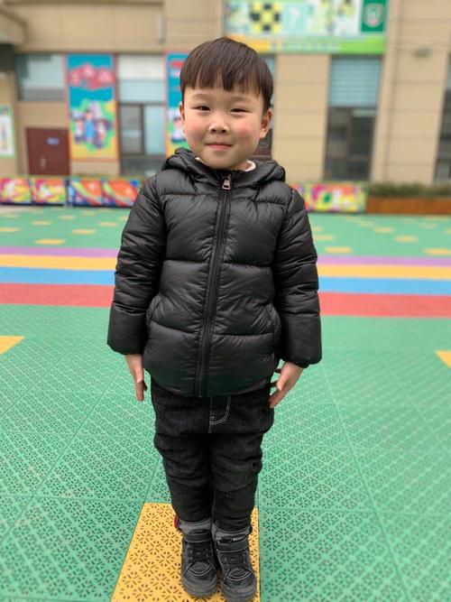 我是襄阳红星伟才(国际)幼儿园ka2班的张宇轩小朋友,请大家一起来见证