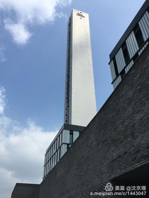 高耸的电梯实验塔嘉定的地标建筑