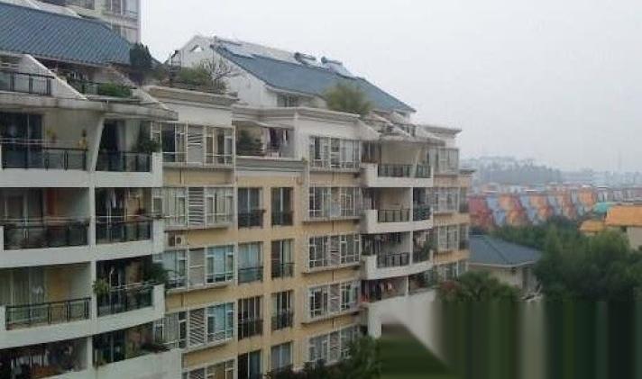 东方白云花园 3室2厅2卫 115平米