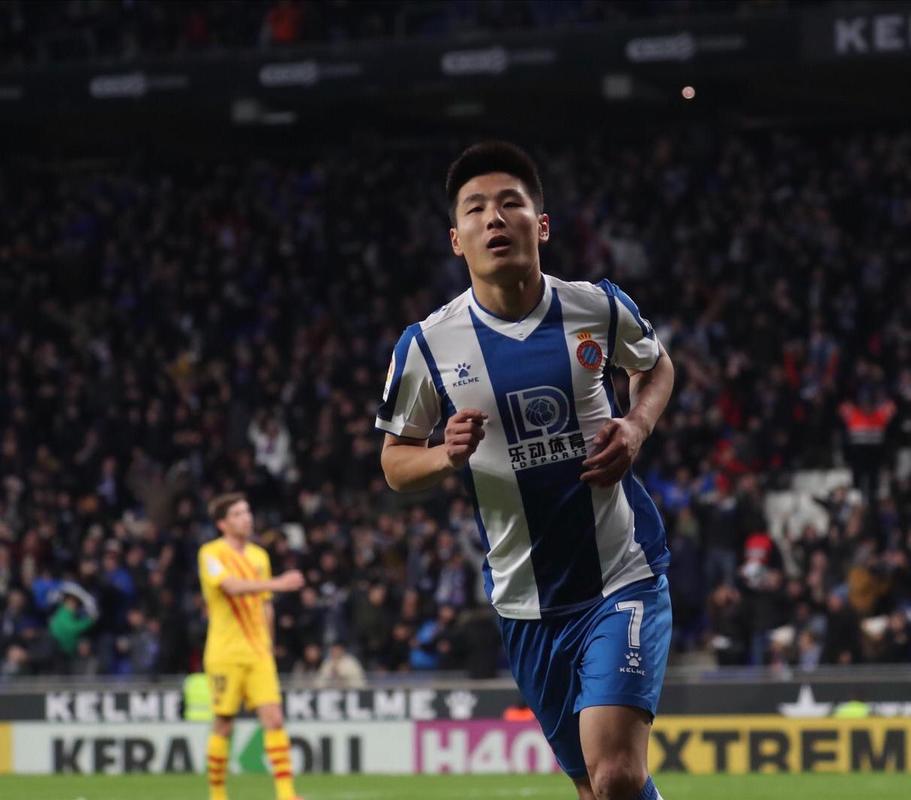 西媒:武磊给巴萨双重暴击!为啥不签他呢?皇马就聪明多