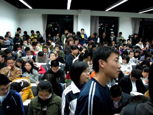 孔庆东教授在北大究竟有多火?(组图)