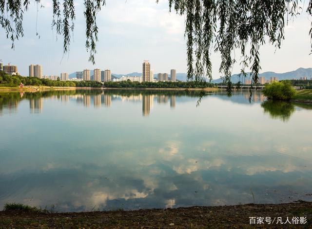 简要说明:黛溪湖,原名三八水库,坐落在邹平市黄山脚下,济青高速公路