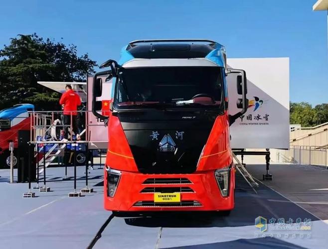 卡车网 资讯 卡车 重卡新闻   新黄河重卡具有大气威严外观,造型源于