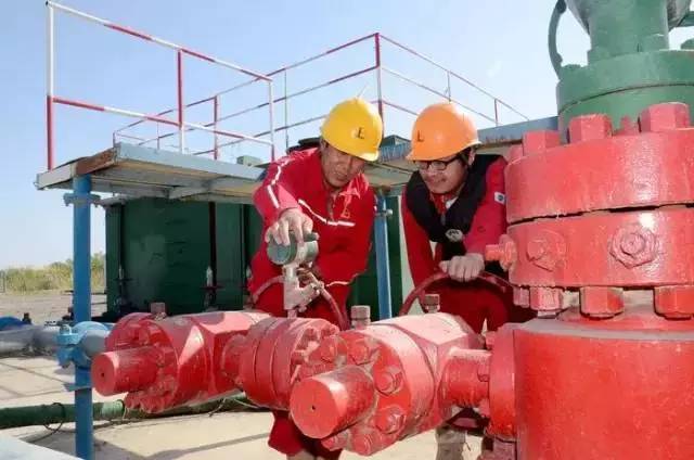 措施:要按照蝶阀法兰的实际尺寸加工法兰盘.