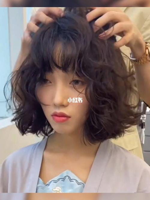2021最97的一刀切烫卷慵懒短发6015_烫发_发型