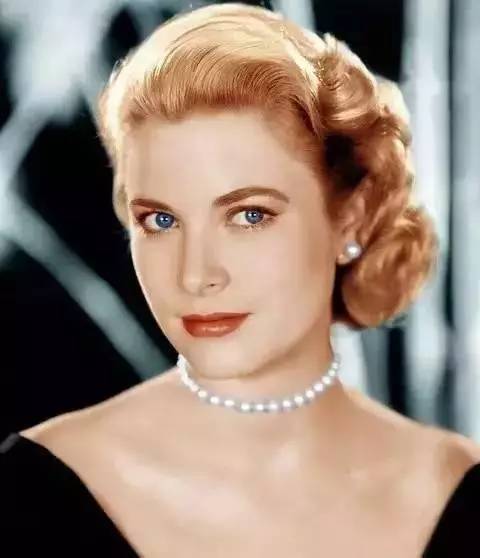 格蕾丝·凯利:最美王妃的"动物珠宝"情结_手机搜狐网