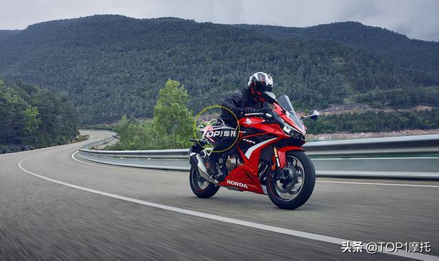 本田cbr400r更新升级倒立式前叉双盘径向四活塞卡钳