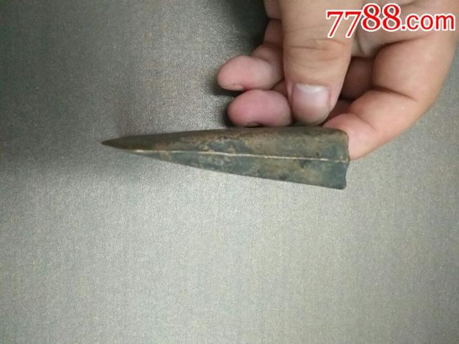 战汉青铜斧头