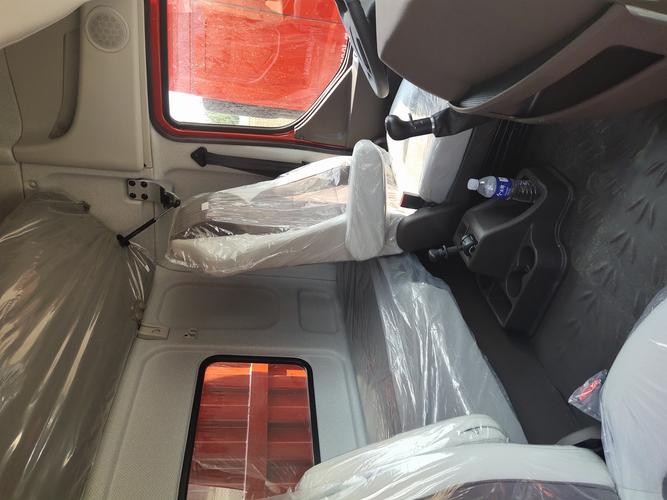 东风柳汽乘龙h5中卡290马力6x296米厢式载货车lz5250xxyh7cb