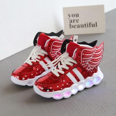 带翅膀的鞋男孩