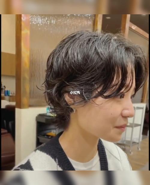 威海女士短发烫发96 气质高级短发女生不_发型_染发