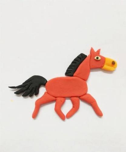 怎么用彩泥捏一匹马