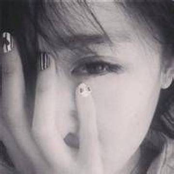 伤感灰白头像女生我抑制不住的去惶恐去害怕去胆怯