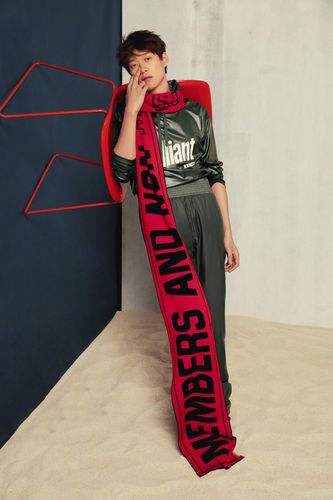 魏大勋时尚杂志图片