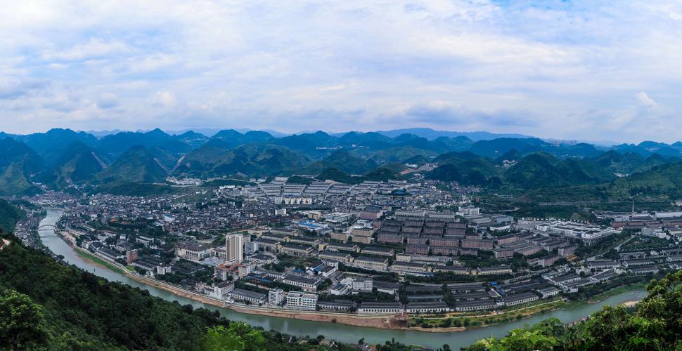 茅台镇全景