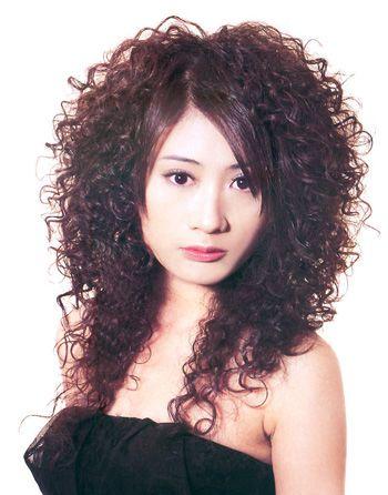 怎么扎螺丝烫头发好看 螺丝烫发型做法