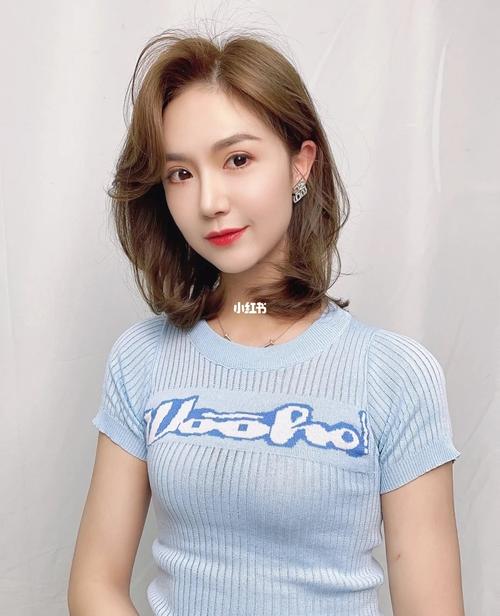 清新减龄中发发型_减龄_中发发型_霖昊发艺(9店)自由行热门攻略_韩范