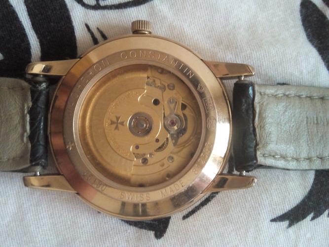 我有一块江诗丹顿手表 背面刻了一个江诗丹顿的标志 有85180 swiss