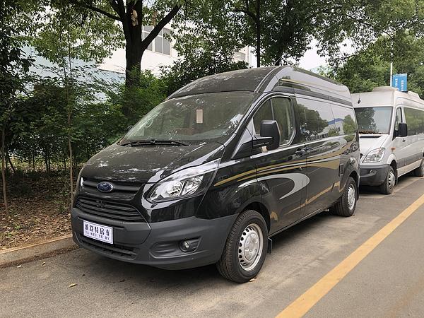 江铃福特新全顺b型房车黑色图片