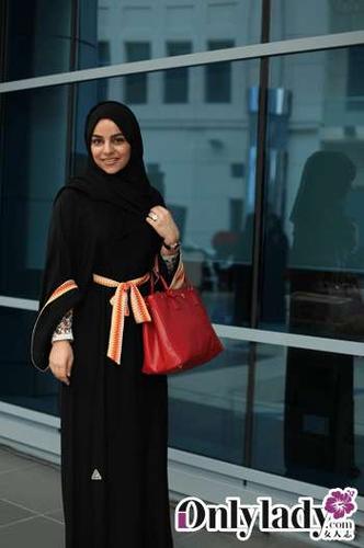 黑纱难挡诱惑——迪拜女人与名包