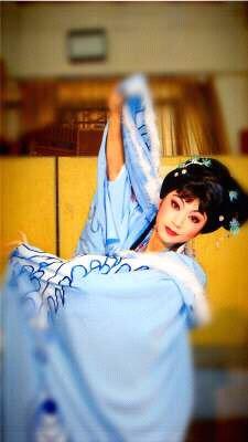 身轻如燕颊红如丹专访潮剧演员蚁燕丹