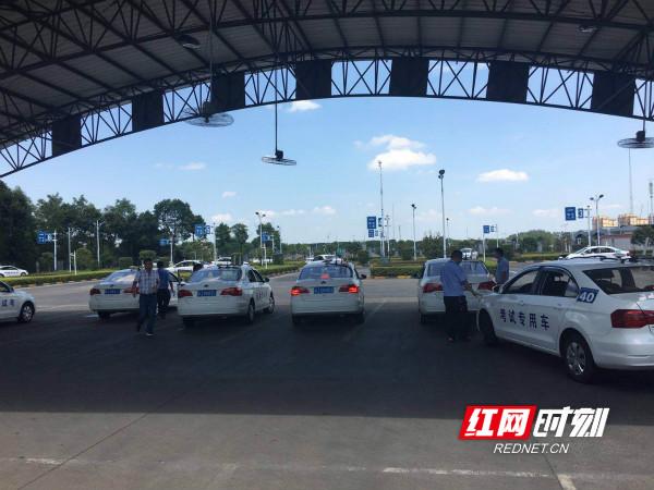 常德交警部门驾驶人考试工作共受理注册新学员49758人,完成各科目考试