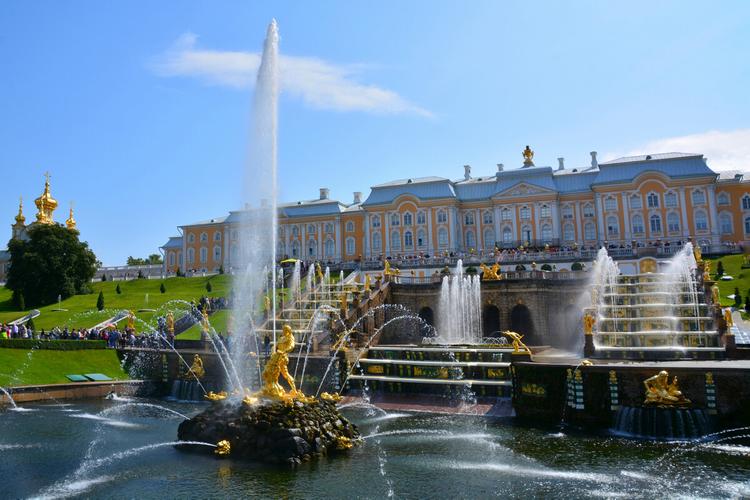 俄罗斯圣彼得堡夏宫喷泉