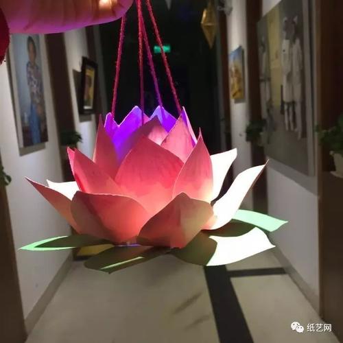 美食 正文  用上面的方法可以做成莲花灯哦.如下图.