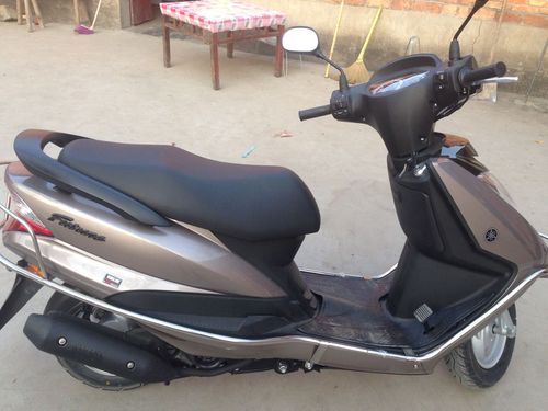 刚买辆雅马哈凌鹰100为什么发动机一凉就要预热,不热就不走这是什么