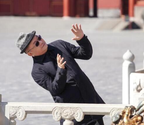 组图:71岁王刚近照曝光 精神矍铄身体硬朗越活越年轻
