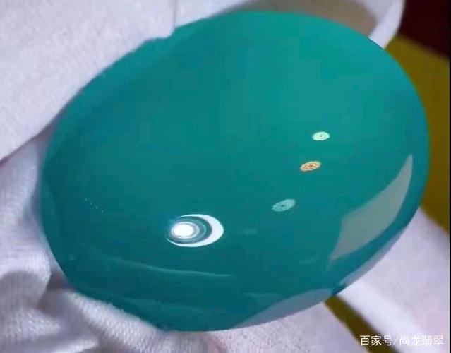 天空蓝和湖水蓝翡翠是什么样的!