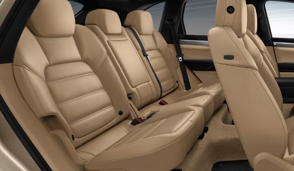 保时捷卡宴是几座的车保时捷卡宴乘坐空间实测4座和5座