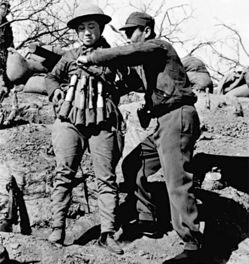 老照片抗战时期触动心弦的照片人不分老弱妇孺都积极抗日