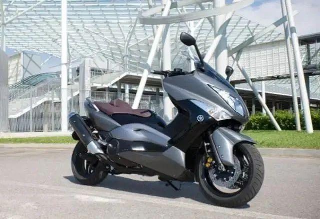 双缸踏板摩托车有哪些值得推荐的老骑手推荐这两款就是有点贵