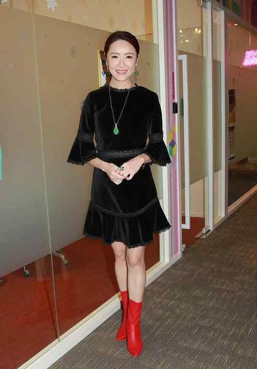 向海岚杨贵妃 44岁"杨贵妃"向海岚现在长这样,变化太