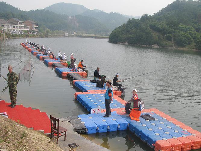 厂家直销塑料浮筒水上钓鱼平台建造各种水上垂钓活动平台