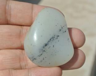 新疆和田玉籽料天然青花特色籽料黑白分明无染色无打磨 挂件保真